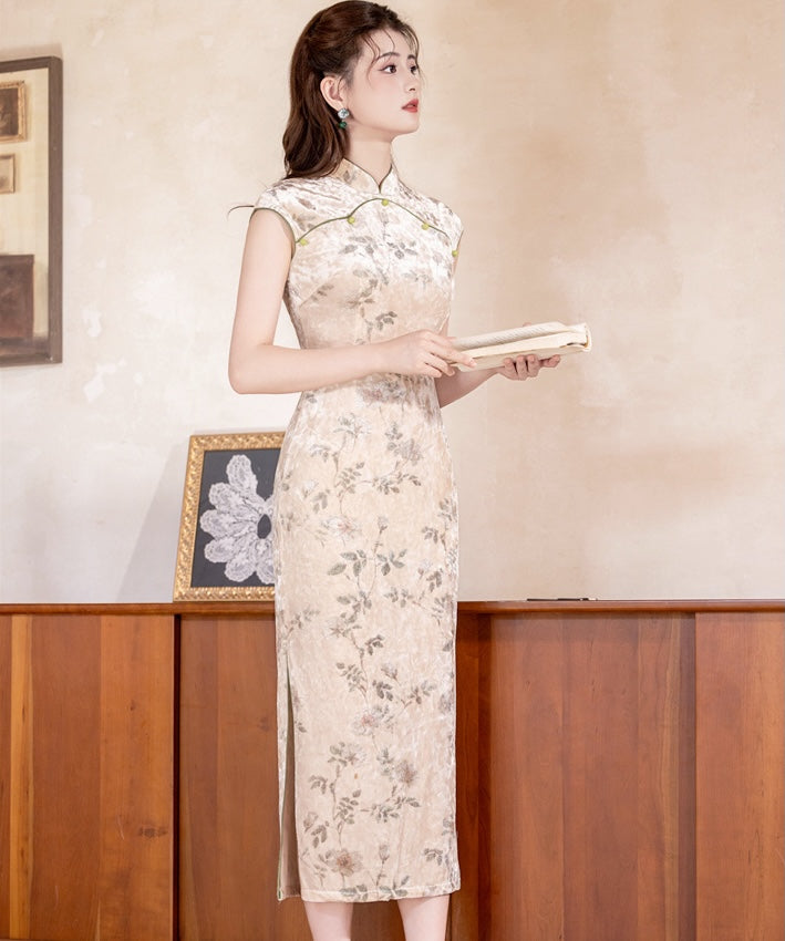 Lady Rong's Velvety Cheongsam