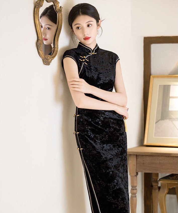 XiaXin Black Velvet Cheongsam