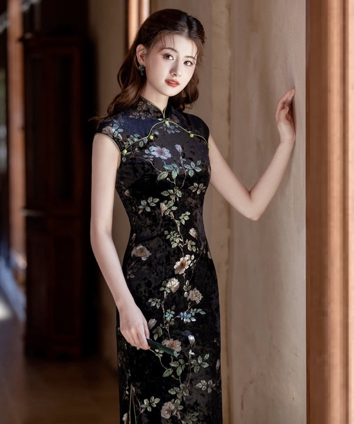 Lady Rong's Velvety Cheongsam