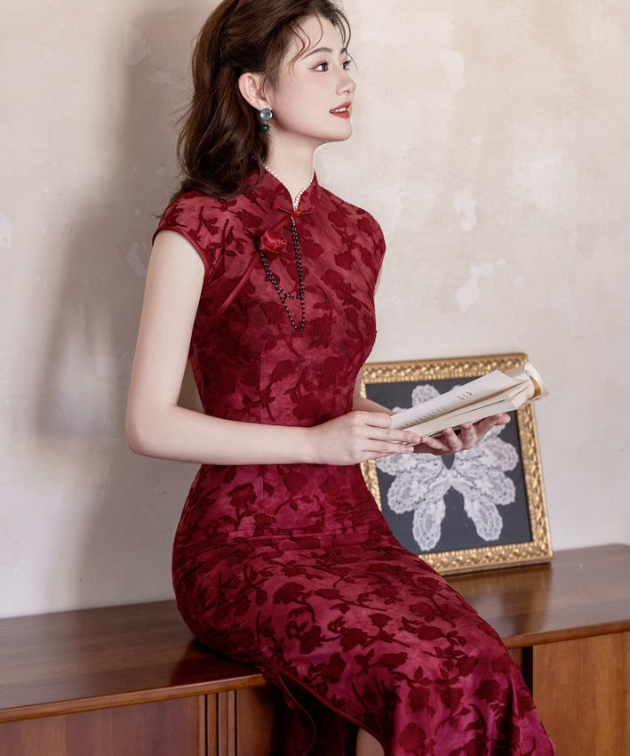 Ruoxuan's Crimson Vow Cheongsam