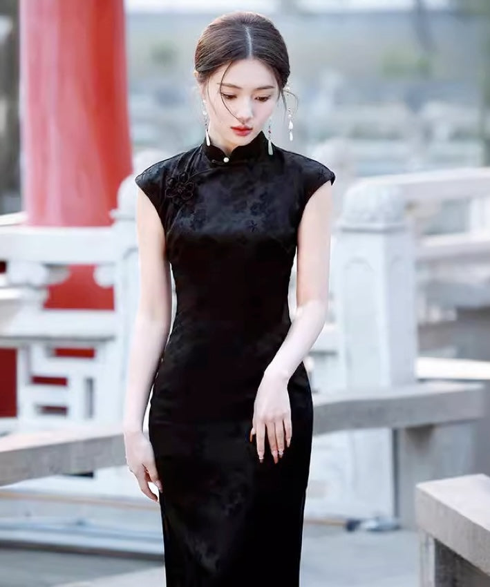 Edith Black Capsleeves Maxi Cheongsam