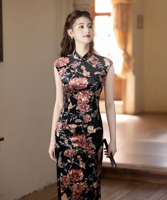 Lady Rong's Velvety Cheongsam
