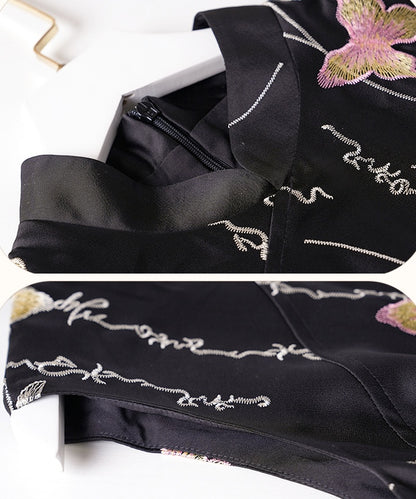 Luna's Embroidery Cheongsam