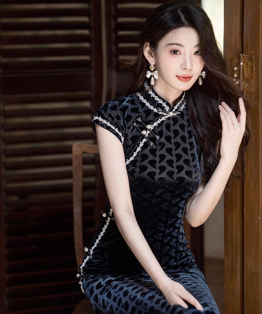 Wenwen's Maxi Lace Trim Cheongsam