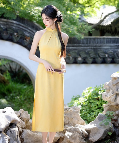 Meng Lu's Yellow Halterneck Cheongsam