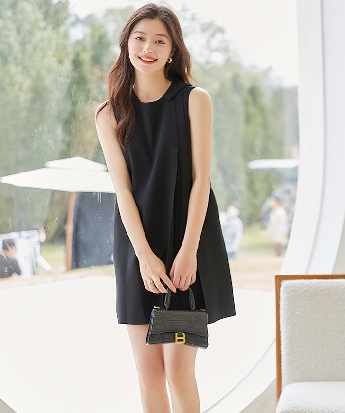 Sleeveless Short Black Dress with Flowy Ribbon