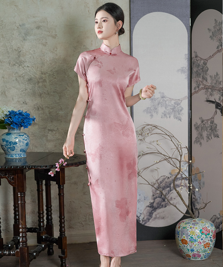 Xin Ambilight Cheongsam
