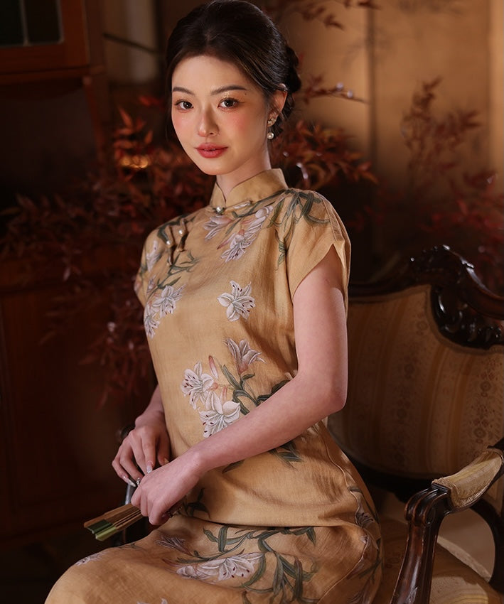 Zinnoberrotes Zweig-Cheongsam