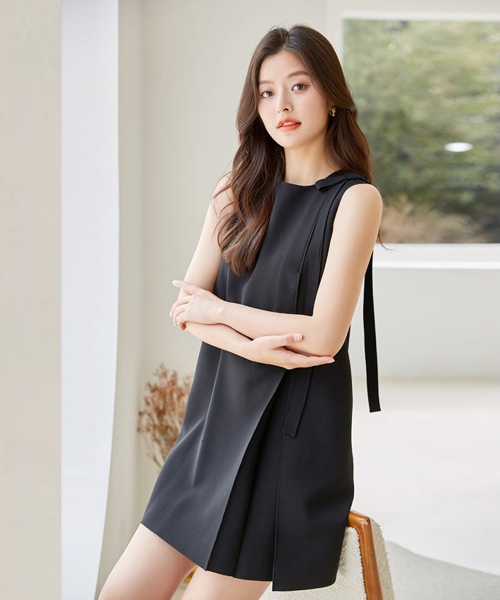 Sleeveless Short Black Dress with Flowy Ribbon