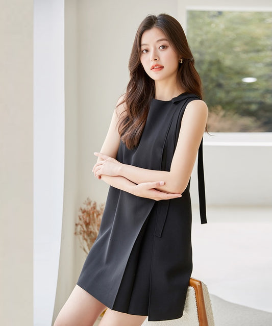 Sleeveless Short Black Dress with Flowy Ribbon