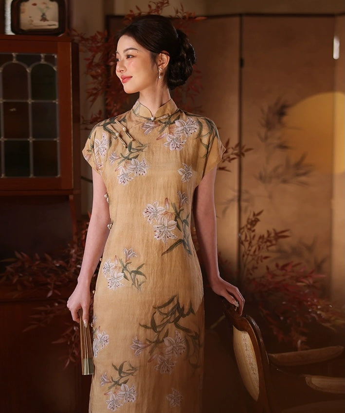 Zinnoberrotes Zweig-Cheongsam