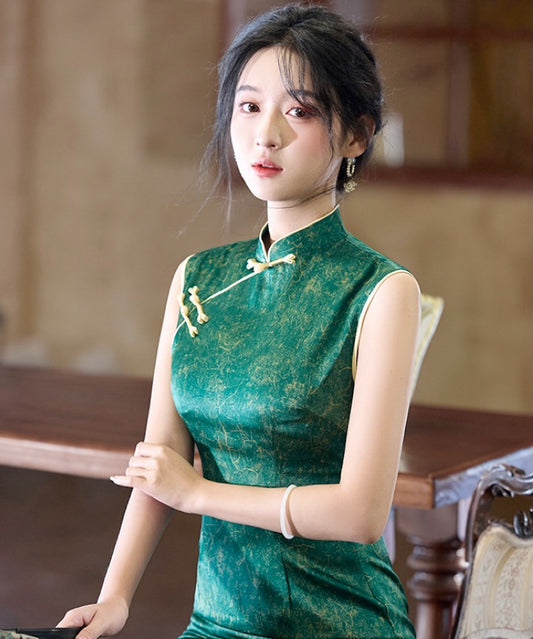 Royal Emerald Cheongsam