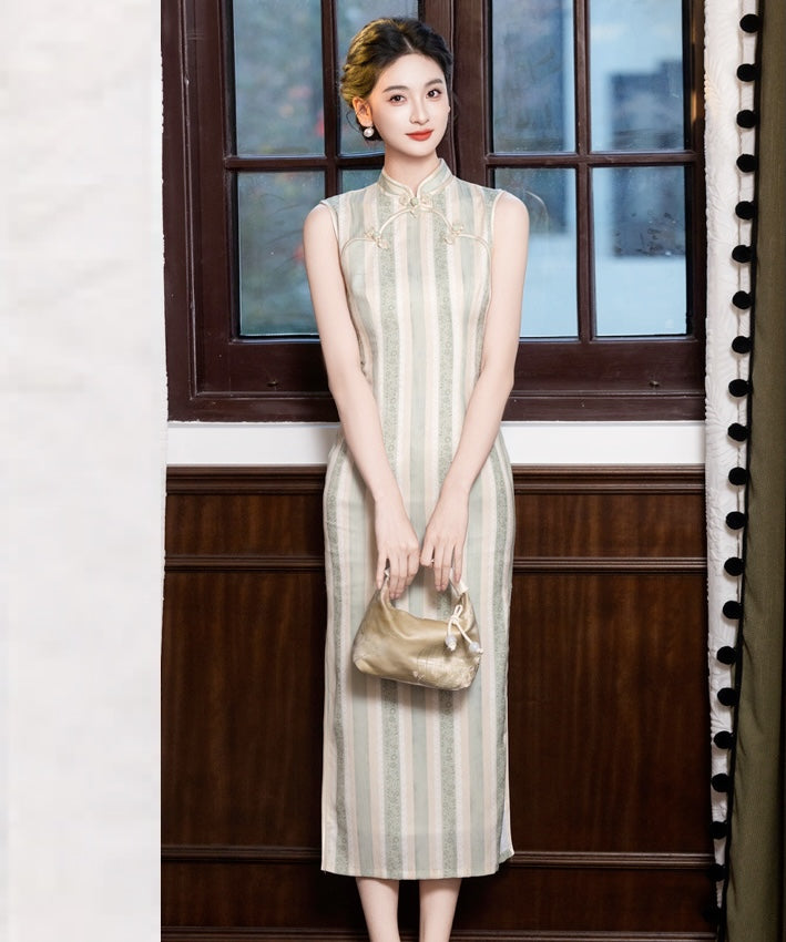 Verdant Line Cheongsam