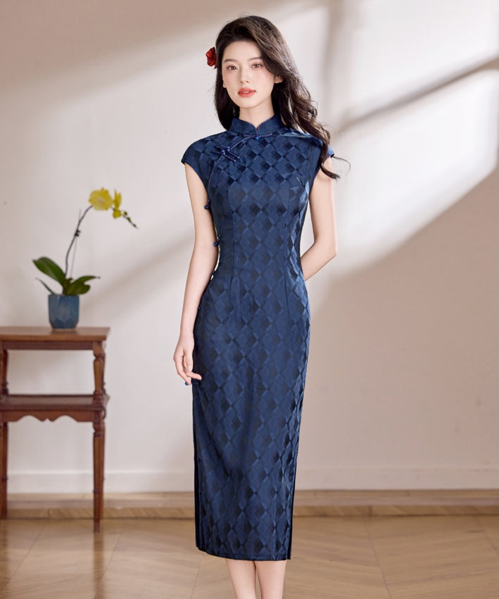 Midnight Lattice Cheongsam