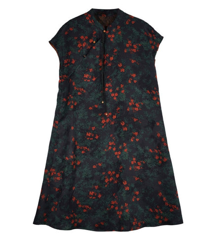 Noir Blossom Silk Cheongsam