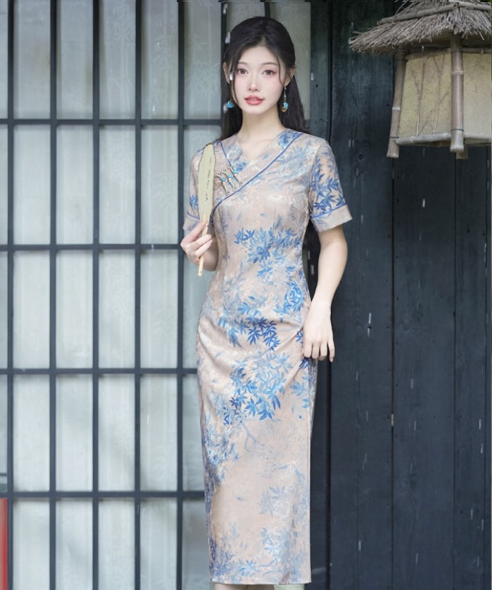 Kimmy's Modern V-Neck Cheongsam