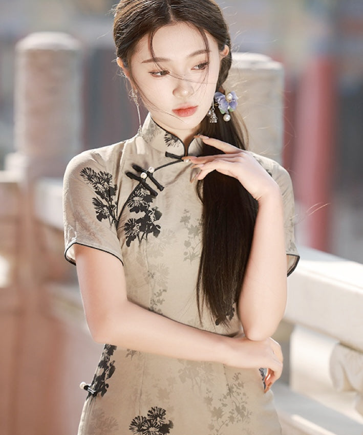 Autumn's Mid-Length Cheongsam