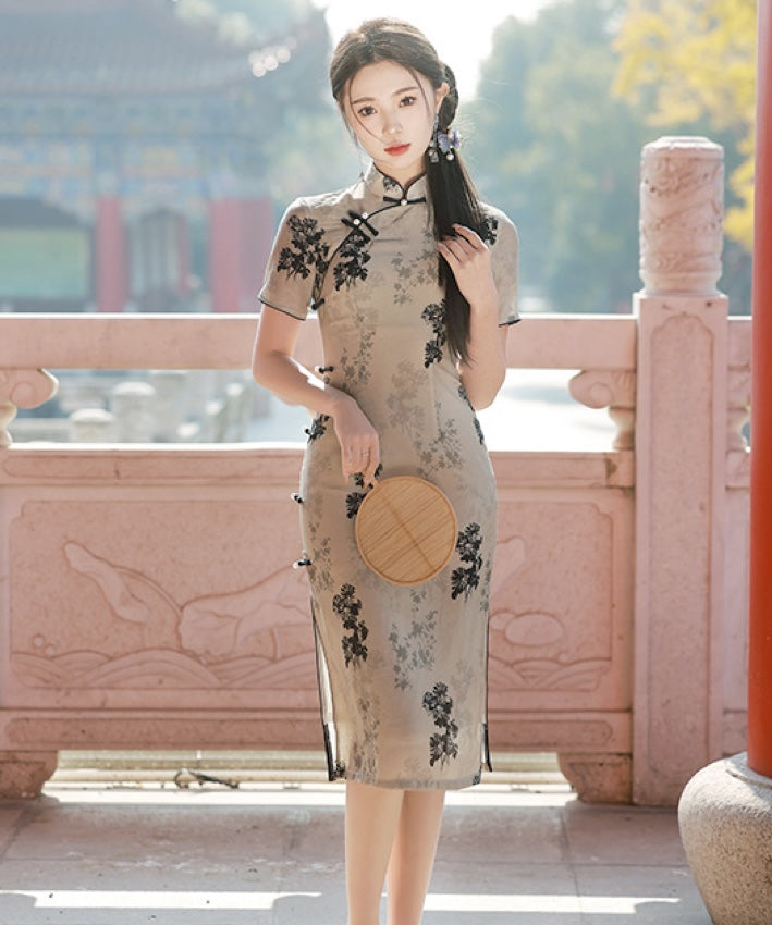 Autumn's Mid-Length Cheongsam